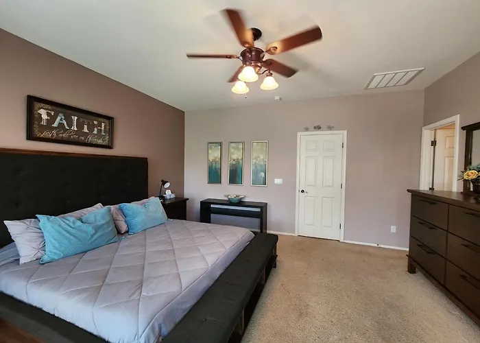 Peaceful 3 Bedrooms Vacation Or Business Retreat Holiday home