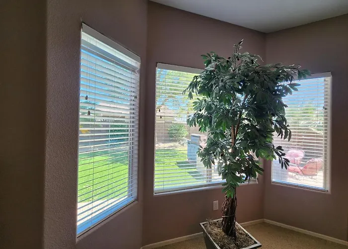 Peaceful 3 Bedrooms Vacation Or Business Retreat Holiday home Maricopa